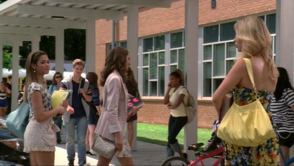 Click to view full size image
==============
2011-meangirls2-caps0136.jpg 2011-meangirls2-caps0136.jpg