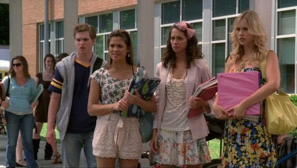 Click to view full size image
==============
2011-meangirls2-caps0140.jpg 2011-meangirls2-caps0140.jpg
