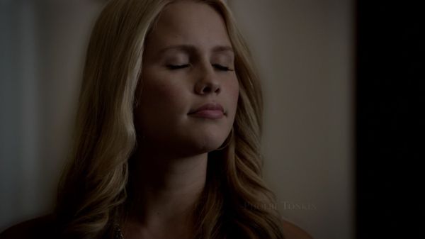 Click to view full size image
==============
Claire-Holt-as-Rebekah-Mikaelson-in-The-Originals-s01e01-0014.jpg Claire-Holt-as-Rebekah-Mikaelson-in-The-Originals-s01e01-0014.jpg