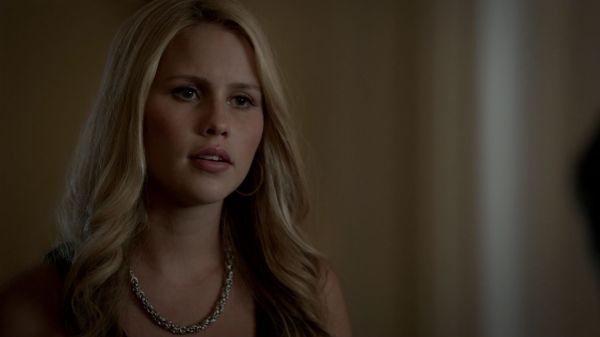 Claire-Holt-as-Rebekah-Mikaelson-in-The-Originals-s01e01-0060.jpg
