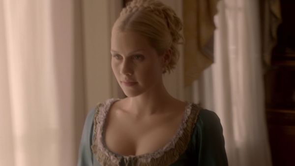 Claire-Holt-as-Rebekah-Mikaelson-in-The-Originals-s01e01-0065.jpg