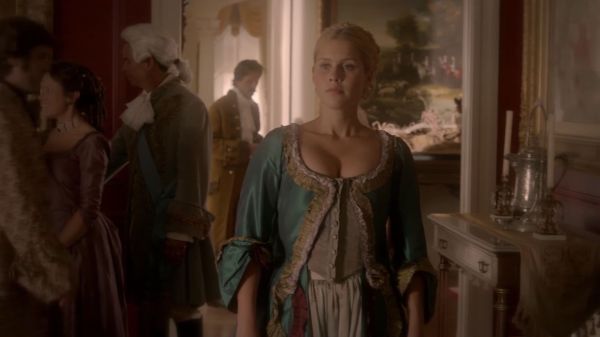 Claire-Holt-as-Rebekah-Mikaelson-in-The-Originals-s01e01-0072.jpg