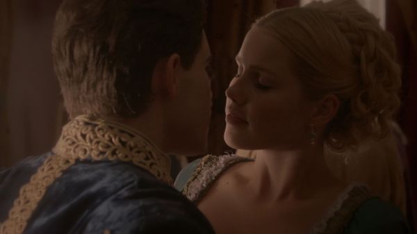 Claire-Holt-as-Rebekah-Mikaelson-in-The-Originals-s01e01-0074.jpg