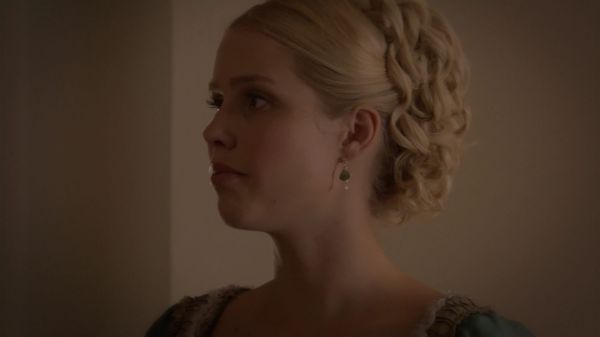 Click to view full size image
==============
Claire-Holt-as-Rebekah-Mikaelson-in-The-Originals-s01e01-0085.jpg Claire-Holt-as-Rebekah-Mikaelson-in-The-Originals-s01e01-0085.jpg