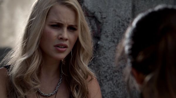Claire-Holt-as-Rebekah-Mikaelson-in-The-Originals-s01e01-0168.jpg