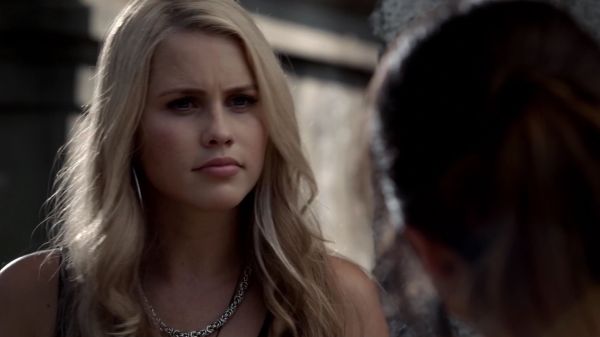 Claire-Holt-as-Rebekah-Mikaelson-in-The-Originals-s01e01-0186.jpg