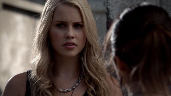 Claire-Holt-as-Rebekah-Mikaelson-in-The-Originals-s01e01-0188.jpg