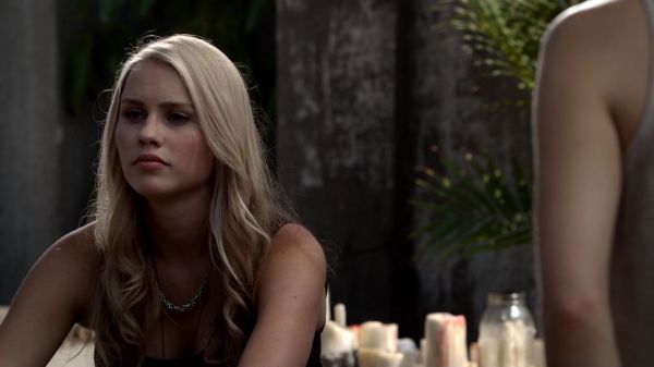 Click to view full size image
==============
Claire-Holt-as-Rebekah-Mikaelson-in-The-Originals-s01e01-0195.jpg Claire-Holt-as-Rebekah-Mikaelson-in-The-Originals-s01e01-0195.jpg