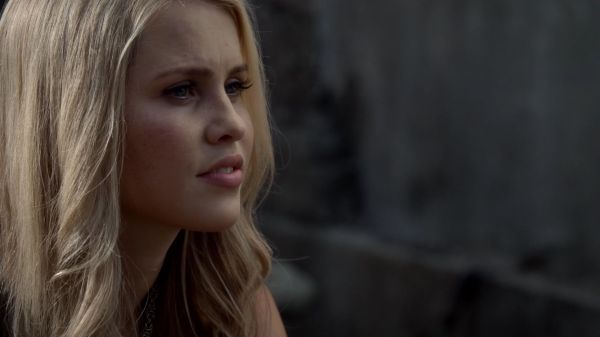Claire-Holt-as-Rebekah-Mikaelson-in-The-Originals-s01e01-0214.jpg