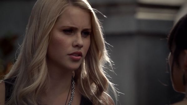 Claire-Holt-as-Rebekah-Mikaelson-in-The-Originals-s01e01-0251.jpg