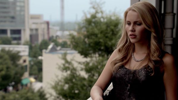 Claire-Holt-as-Rebekah-Mikaelson-in-The-Originals-s01e01-0255.jpg