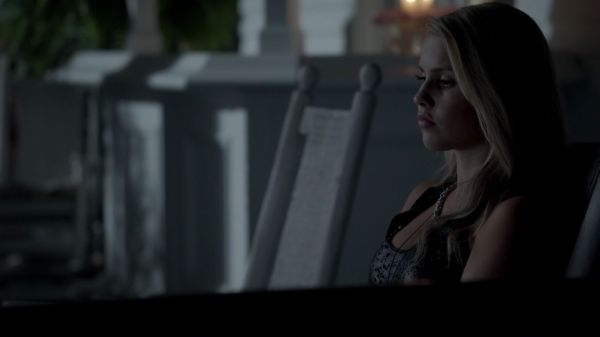 Claire-Holt-as-Rebekah-Mikaelson-in-The-Originals-s01e01-0395.jpg