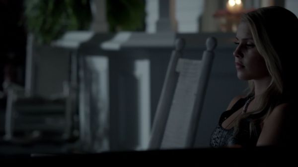 Click to view full size image
==============
Claire-Holt-as-Rebekah-Mikaelson-in-The-Originals-s01e01-0396.jpg Claire-Holt-as-Rebekah-Mikaelson-in-The-Originals-s01e01-0396.jpg