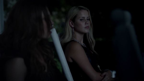 Click to view full size image
==============
Claire-Holt-as-Rebekah-Mikaelson-in-The-Originals-s01e01-0399.jpg Claire-Holt-as-Rebekah-Mikaelson-in-The-Originals-s01e01-0399.jpg