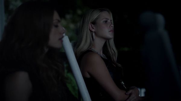 Claire-Holt-as-Rebekah-Mikaelson-in-The-Originals-s01e01-0401.jpg