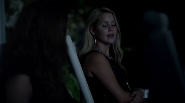 Click to view full size image
==============
Claire-Holt-as-Rebekah-Mikaelson-in-The-Originals-s01e01-0429.jpg Claire-Holt-as-Rebekah-Mikaelson-in-The-Originals-s01e01-0429.jpg