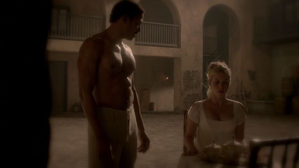 Claire-Holt-as-Rebekah-Mikaelson-in-The-Originals-s01e01-0450.jpg