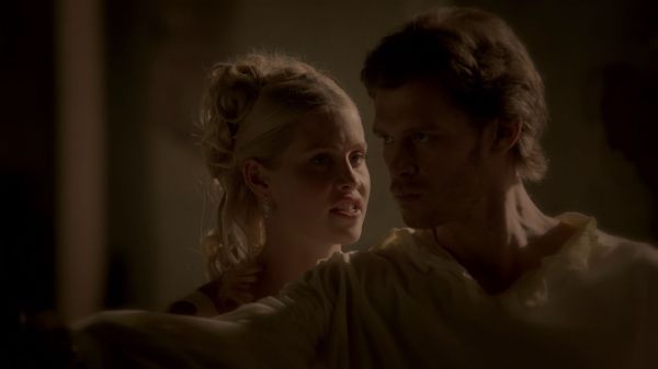 Claire-Holt-as-Rebekah-Mikaelson-in-The-Originals-s01e01-0459.jpg