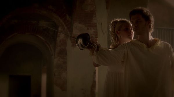 Claire-Holt-as-Rebekah-Mikaelson-in-The-Originals-s01e01-0468.jpg