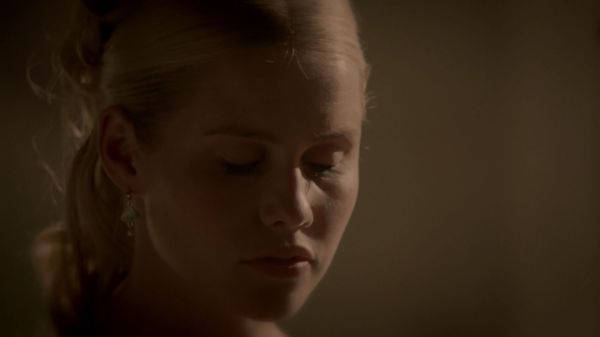 Claire-Holt-as-Rebekah-Mikaelson-in-The-Originals-s01e01-0475.jpg