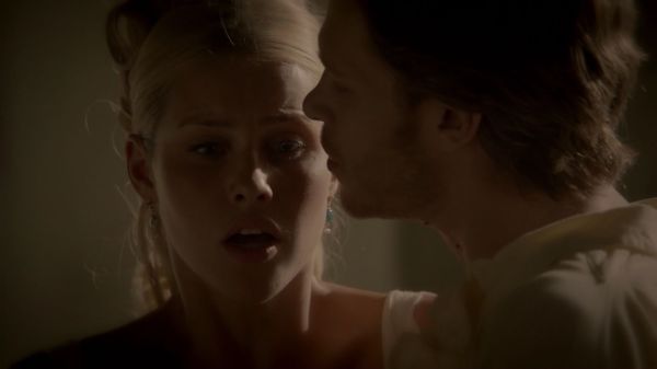 Claire-Holt-as-Rebekah-Mikaelson-in-The-Originals-s01e01-0476.jpg