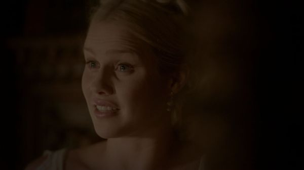 Claire-Holt-as-Rebekah-Mikaelson-in-The-Originals-s01e01-0555.jpg