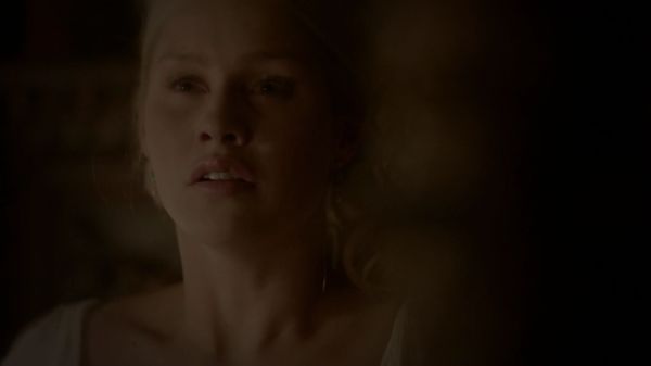 Claire-Holt-as-Rebekah-Mikaelson-in-The-Originals-s01e01-0559.jpg