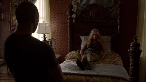 Click to view full size image
==============
Claire-Holt-as-Rebekah-Mikaelson-in-The-Originals-s01e01-0565.jpg Claire-Holt-as-Rebekah-Mikaelson-in-The-Originals-s01e01-0565.jpg