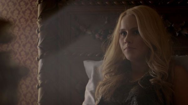 Click to view full size image
==============
Claire-Holt-as-Rebekah-Mikaelson-in-The-Originals-s01e01-0578.jpg Claire-Holt-as-Rebekah-Mikaelson-in-The-Originals-s01e01-0578.jpg