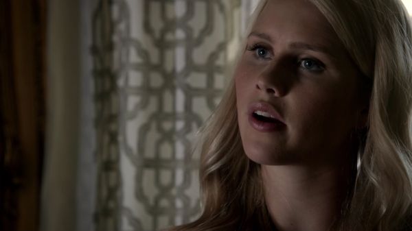 Claire-Holt-as-Rebekah-Mikaelson-in-The-Originals-s01e03-0003.jpg
