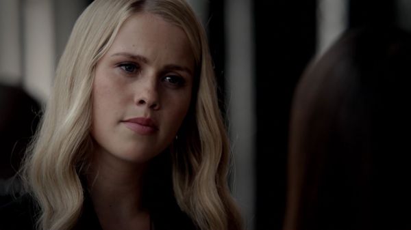 Claire-Holt-as-Rebekah-Mikaelson-in-The-Originals-s01e03-0035.jpg