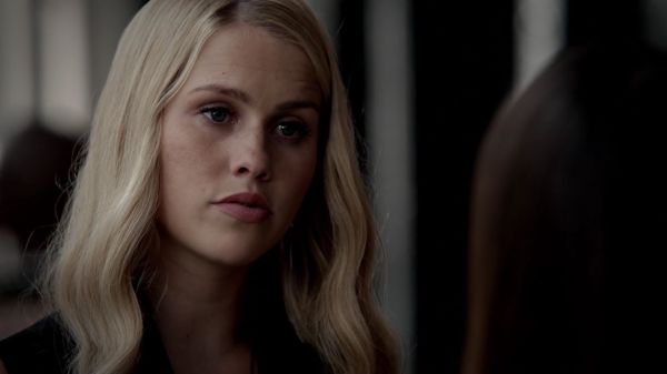 Claire-Holt-as-Rebekah-Mikaelson-in-The-Originals-s01e03-0036.jpg