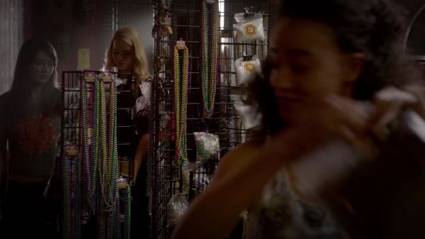 Claire-Holt-as-Rebekah-Mikaelson-in-The-Originals-s01e03-0039.jpg