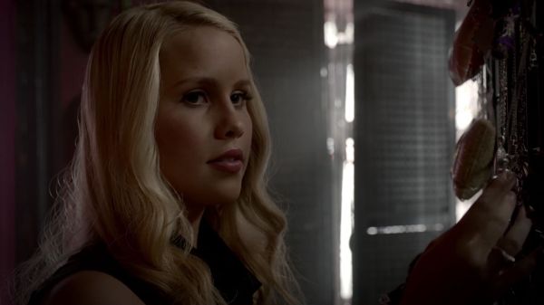 Claire-Holt-as-Rebekah-Mikaelson-in-The-Originals-s01e03-0042.jpg