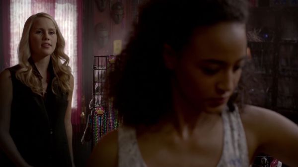 Claire-Holt-as-Rebekah-Mikaelson-in-The-Originals-s01e03-0045.jpg