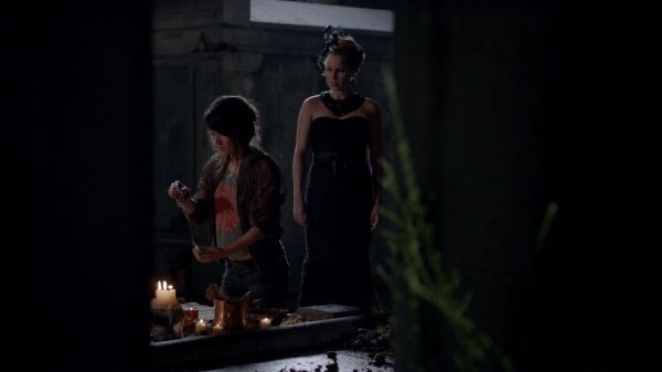 Click to view full size image
==============
Claire-Holt-as-Rebekah-Mikaelson-in-The-Originals-s01e03-0206.jpg Claire-Holt-as-Rebekah-Mikaelson-in-The-Originals-s01e03-0206.jpg