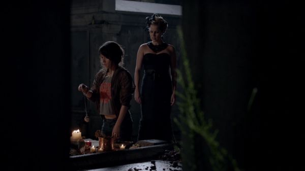Claire-Holt-as-Rebekah-Mikaelson-in-The-Originals-s01e03-0207.jpg