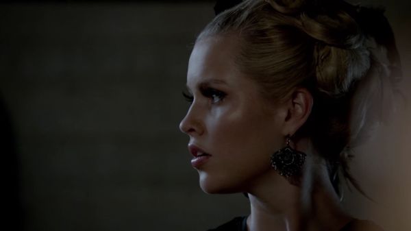 Claire-Holt-as-Rebekah-Mikaelson-in-The-Originals-s01e03-0214.jpg