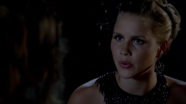 Claire-Holt-as-Rebekah-Mikaelson-in-The-Originals-s01e03-0220.jpg