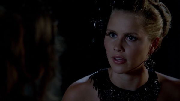 Claire-Holt-as-Rebekah-Mikaelson-in-The-Originals-s01e03-0221.jpg