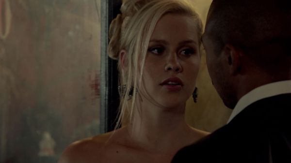 Claire-Holt-as-Rebekah-Mikaelson-in-The-Originals-s01e03-0286.jpg