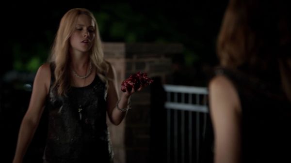 Claire-Holt-as-Rebekah-Mikaelson-in-The-Originals-s01e03-0293.jpg